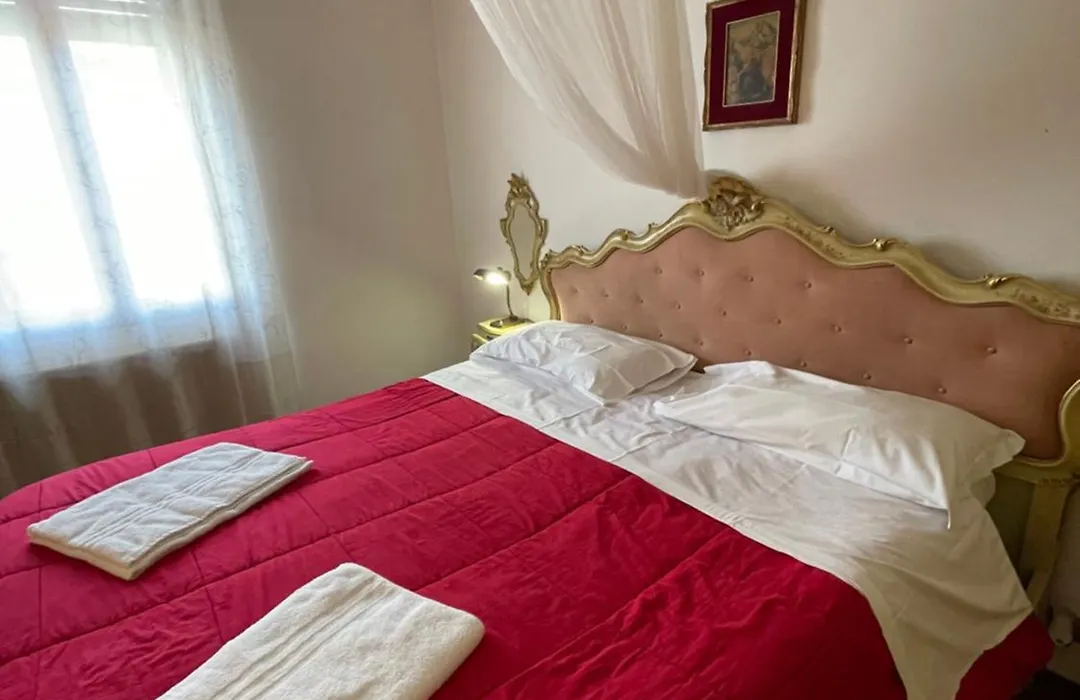 Royal Guest House Venice-1
